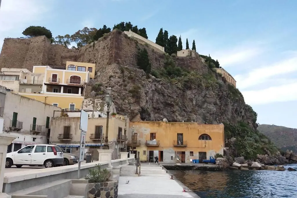 Hébergement de vacances Villa Casa Catalogna , Vicino Al Centro Storico. à Lipari  Italie